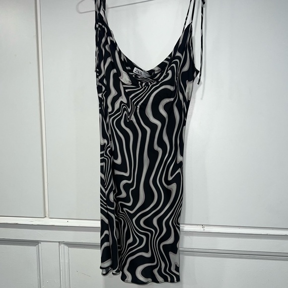 Mini Dress - Zebra Print - Picture 9 of 11